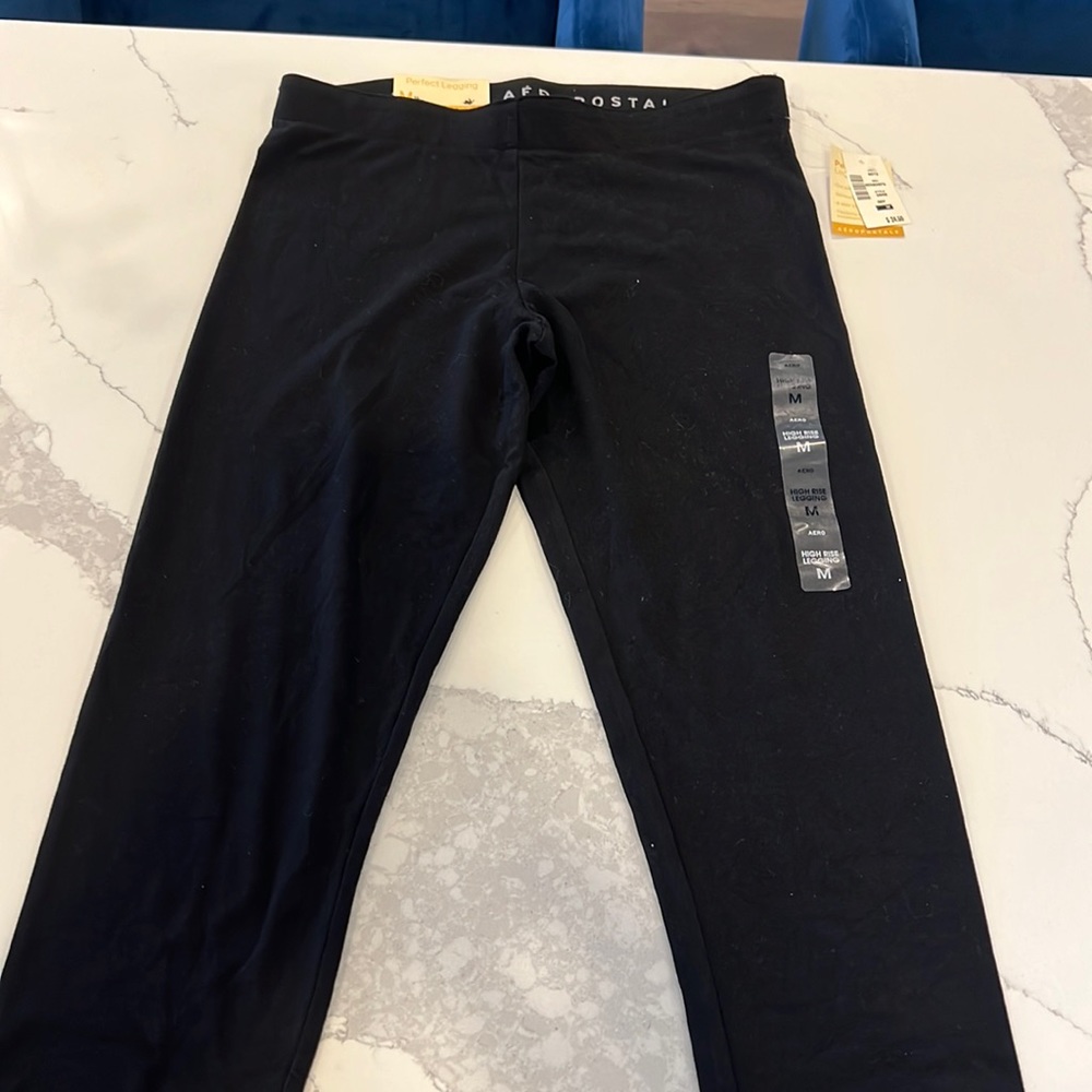 **AEROPOSTALE NEW LEGGINGS** never worn.  Highrise. perfect legging” , M, black